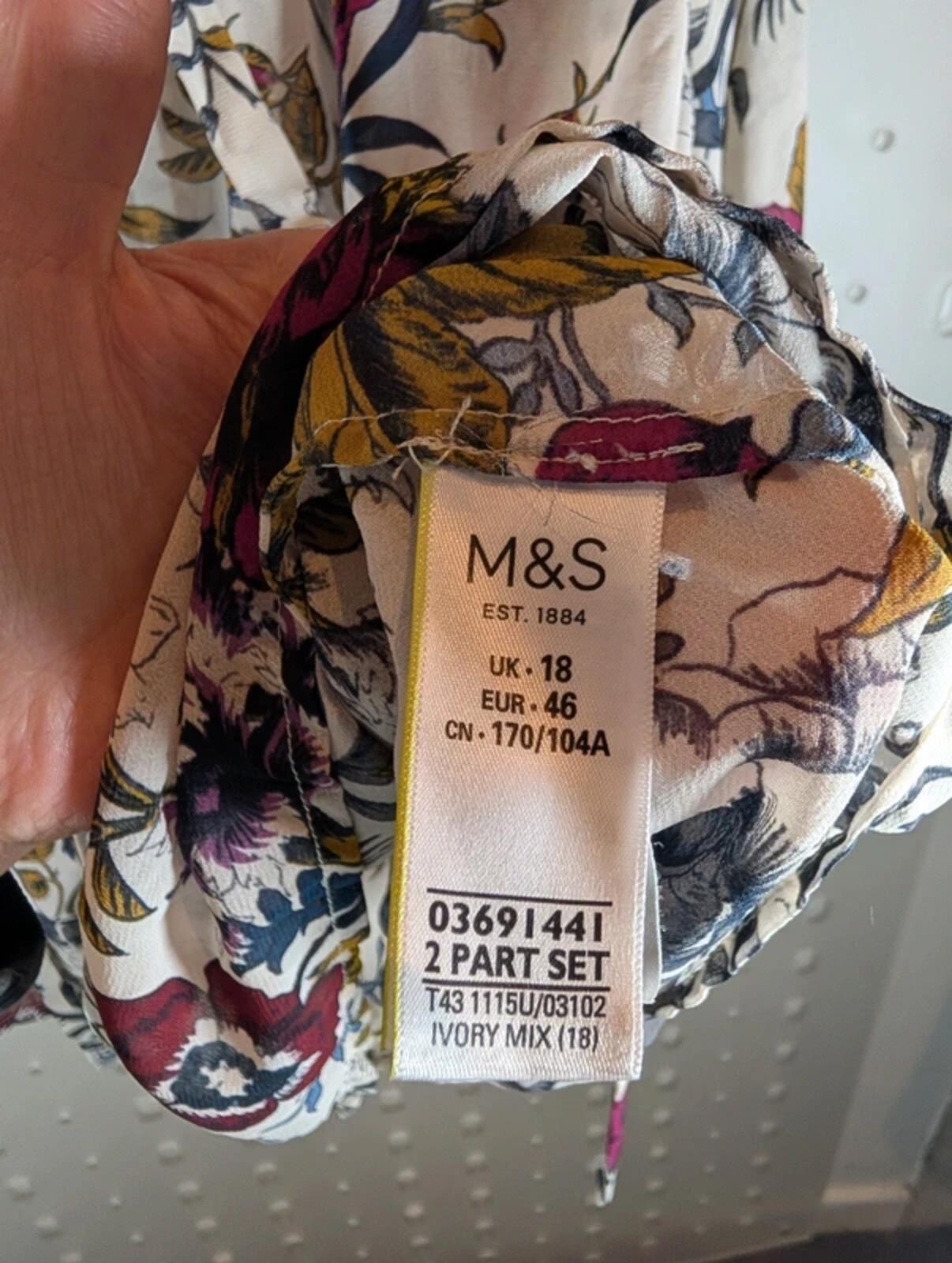 Per Una floral frill blouse UK18.