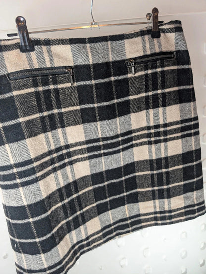 M&S Black & Cream Plaid Wool Mini Skirt – UK 8 (Low Rise)