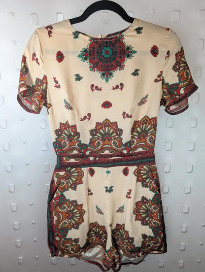 Diffuse Printed Playsuit UK 8 | Red & Green Print | Fitted Summer Jumpsuit