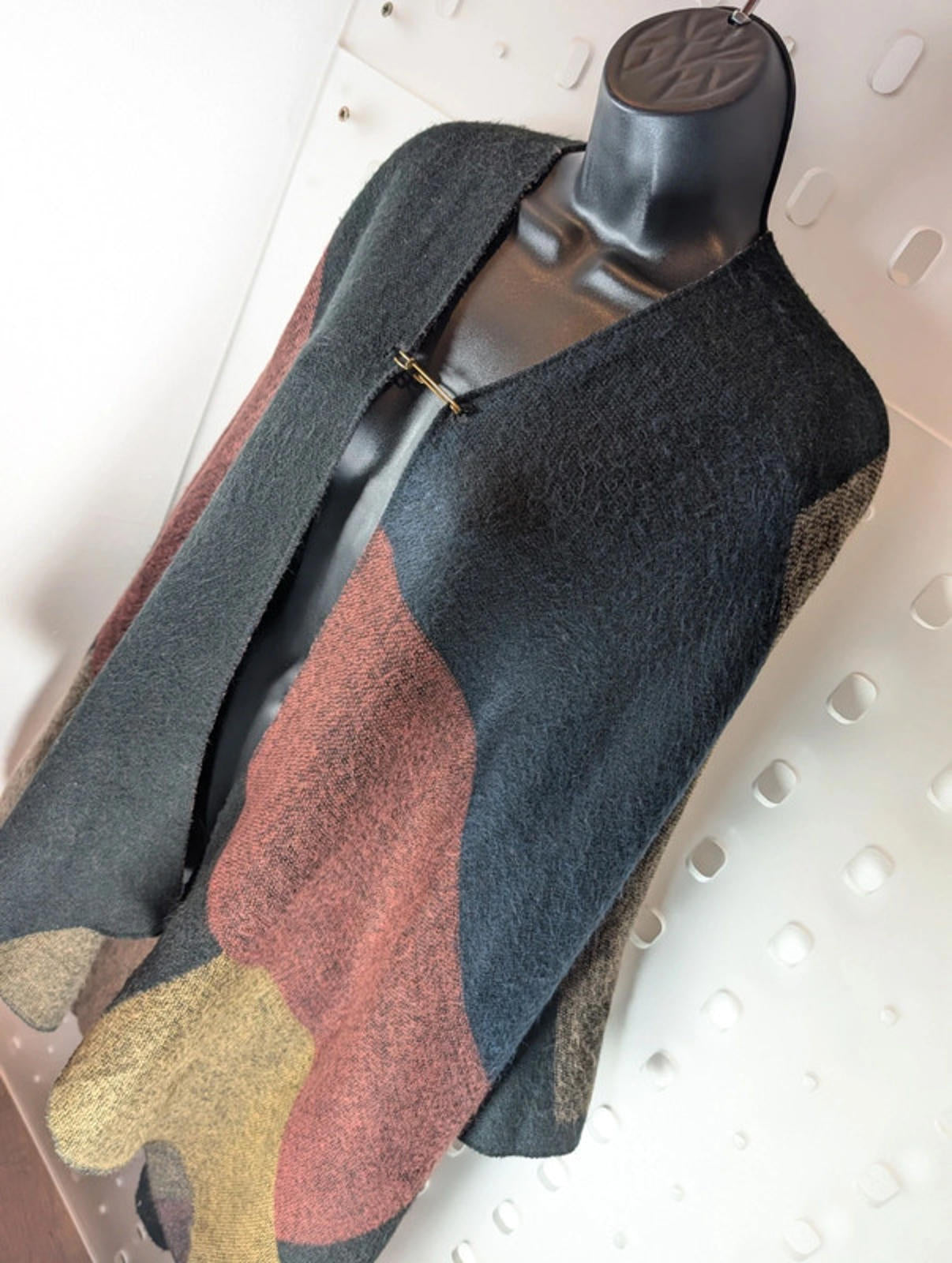 Max Studio colour-block knit cape / poncho – one size